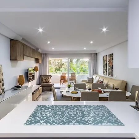 Apartment 1st Line Exclusive In Heart Of The Golden Mile